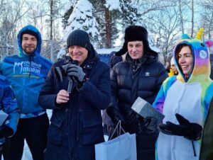 На открытии сезона зимнего плавания и закаливания, а также 7-ого Дня Рождения самого крупного клуба моржей в городском округе Балашиха «Железный Морж»