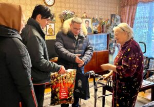 Коммунисты Балашихи поздравили жителей с наступающим Новым годом!