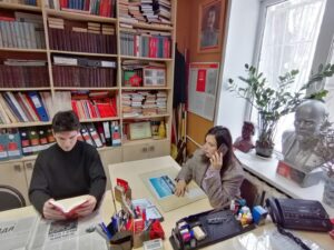 Помощник депутата Совета депутатов городского округа Балашиха, секретарь ППО «Столичная» Валерия Антимирова совместно со вторым секретарём Балашихинского городского отделения ЛКСМ Демьяном Бабченко провели дистанционный приём жителей